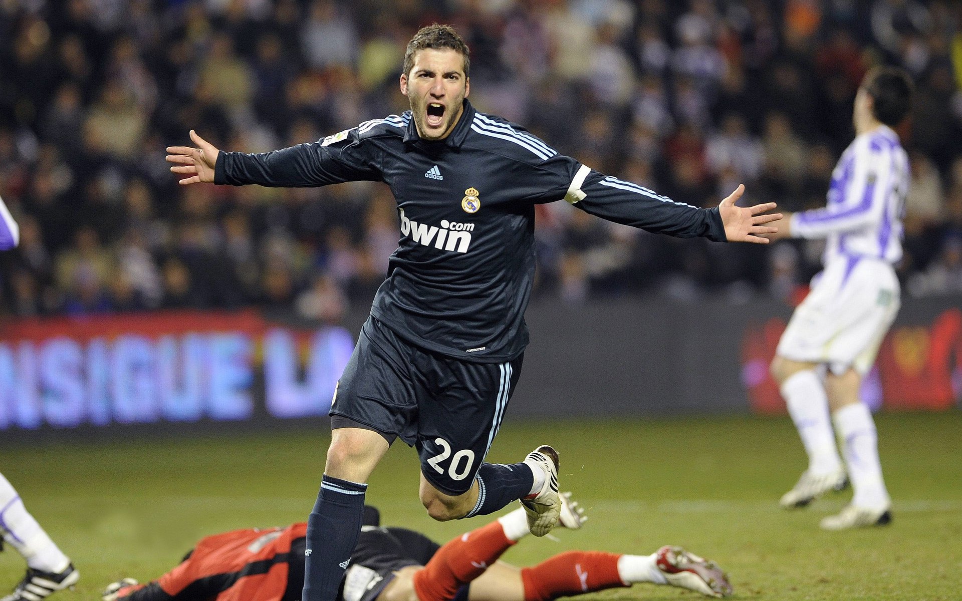 “亲子跑步新时代,牛仔3K亲子跑香港掀起运动热潮”