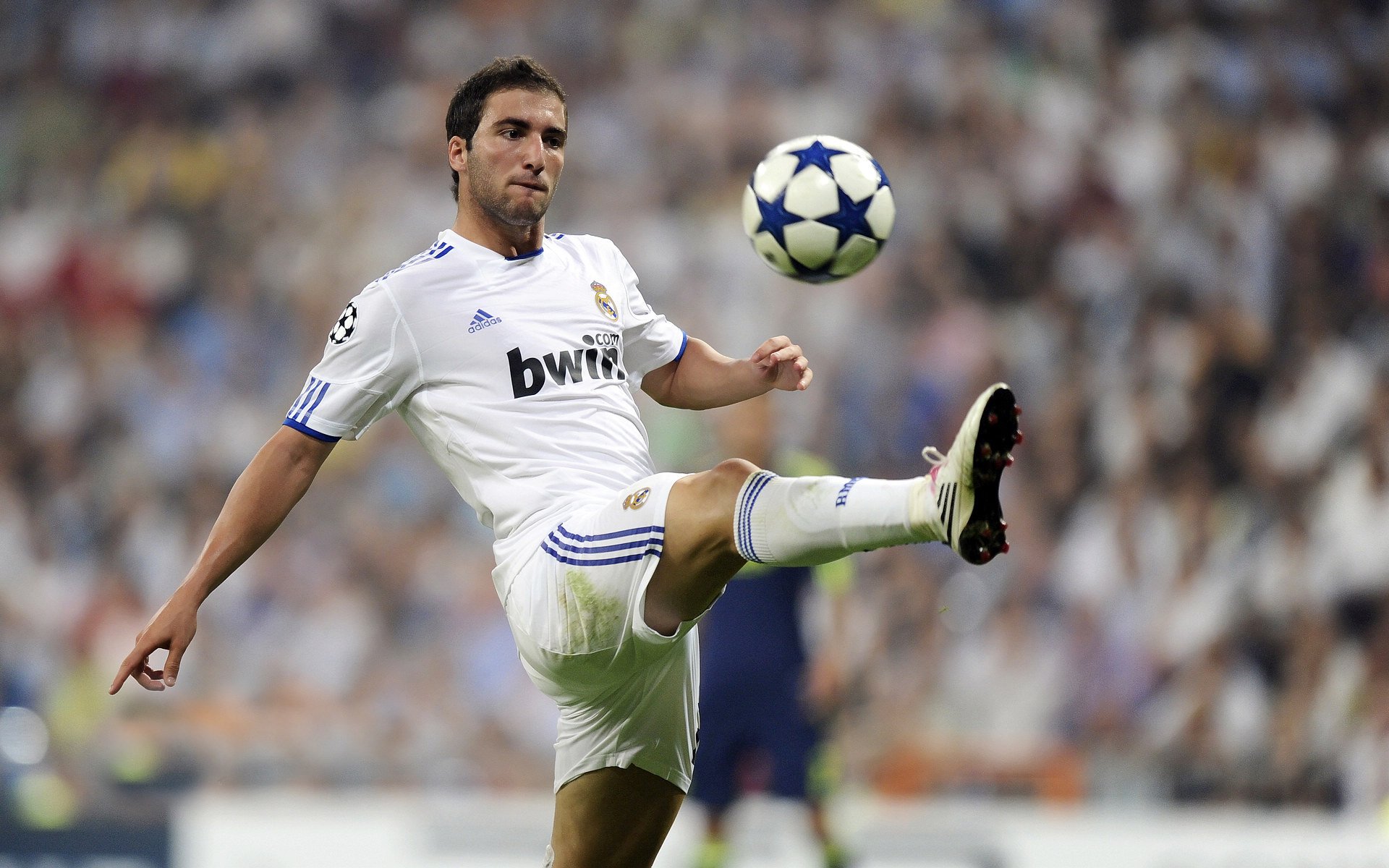 中国男篮用行动证明自己，中国男篮出征